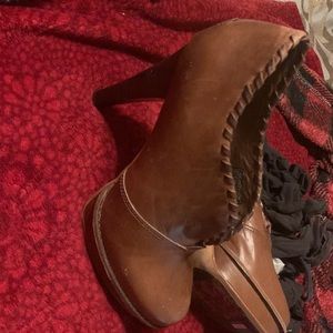 UGGS Heels size 10, NWT; 5 inch heel